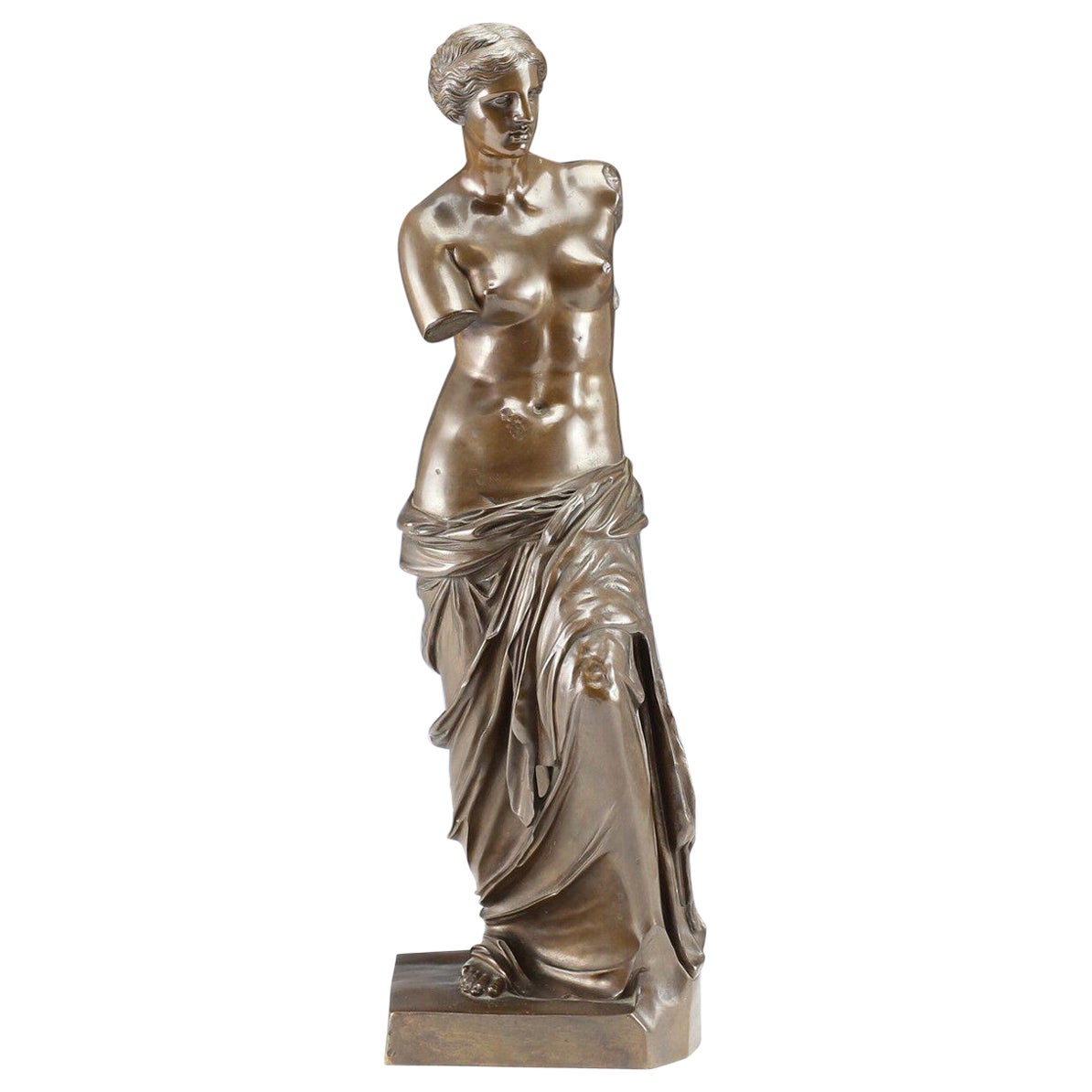 Figure en bronze patiné de qualité "Vénus de Milo", 19e siècle en vente