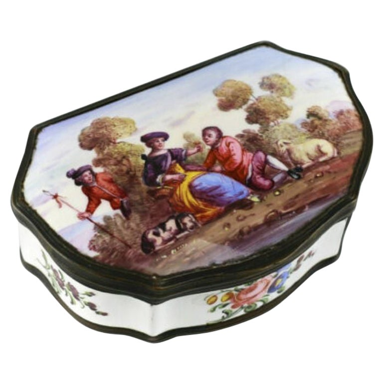 Continental Porcelain Trinket Box W/ Patinated Bronze Hinges, 18th-19th Century For Sale