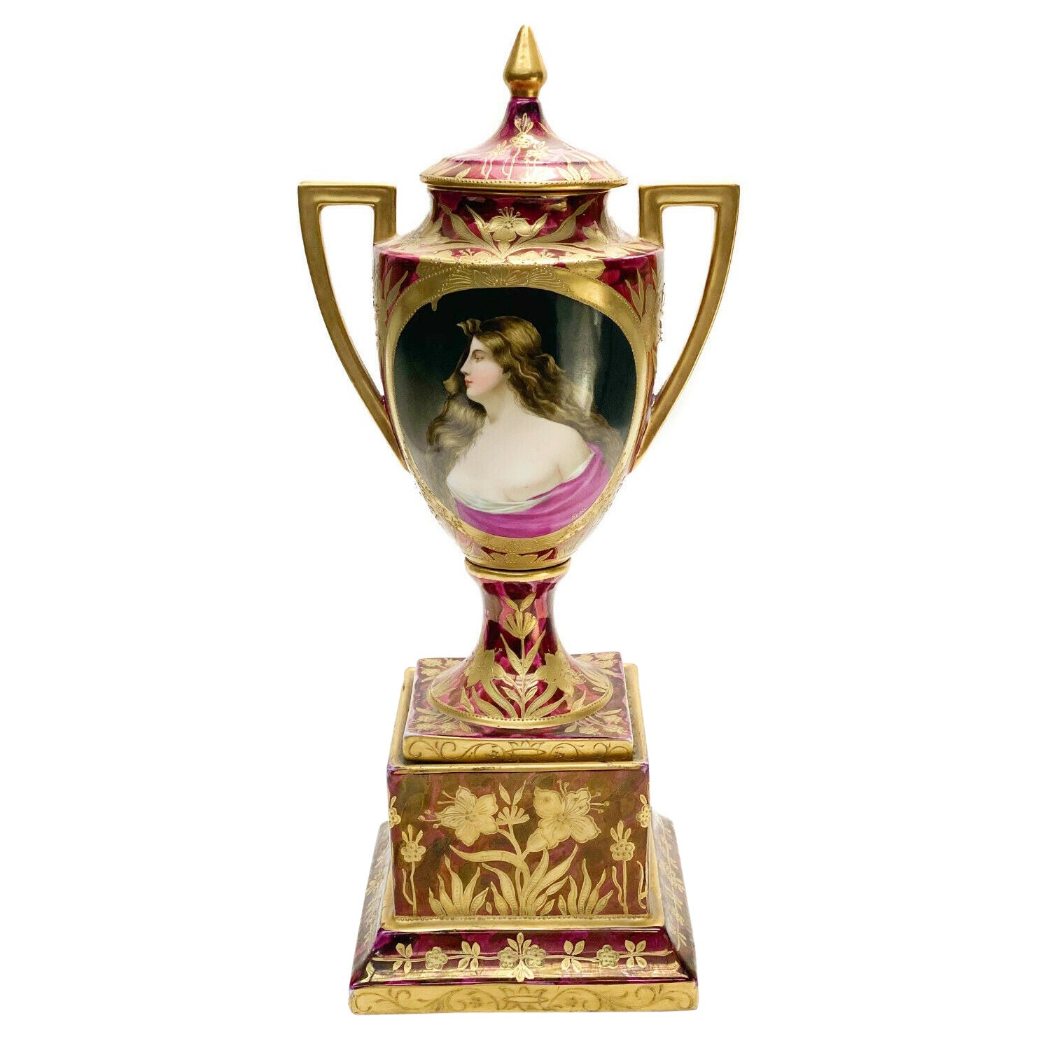 Urne à double poignée en porcelaine peinte à la main de la famille royale de Vienne, Autriche, vers 1900 en vente
