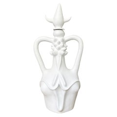 Amphora-Skulptur mit Vulva von Papin Lucadamo