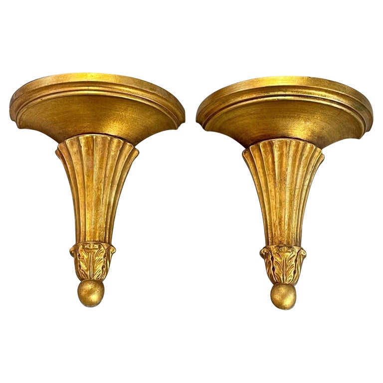 Vintage Pair of Italian Giltwood Classical Wall Brackets For Sale at