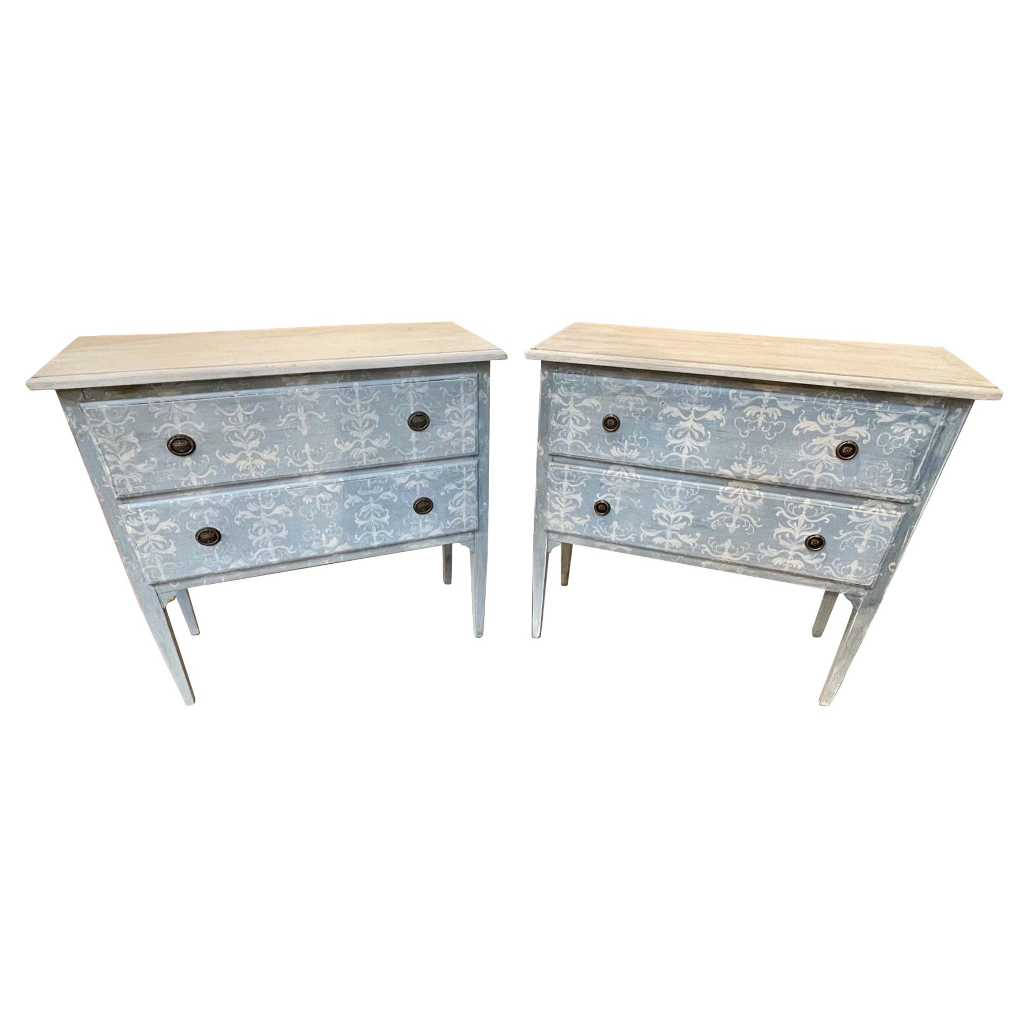 Paire de commodes italiennes vintage néo-classiques peintes à la main