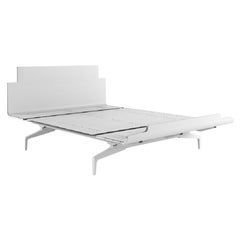 Cama Legnoletto Alias LL7 de 140 cm con estructura de laca mate blanca de Alfredo Häberli