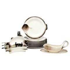 Set von 12 Longwy France-Porzellan-Keramik-Fisch-Esstellern Halibut-Dekoration, um 1920