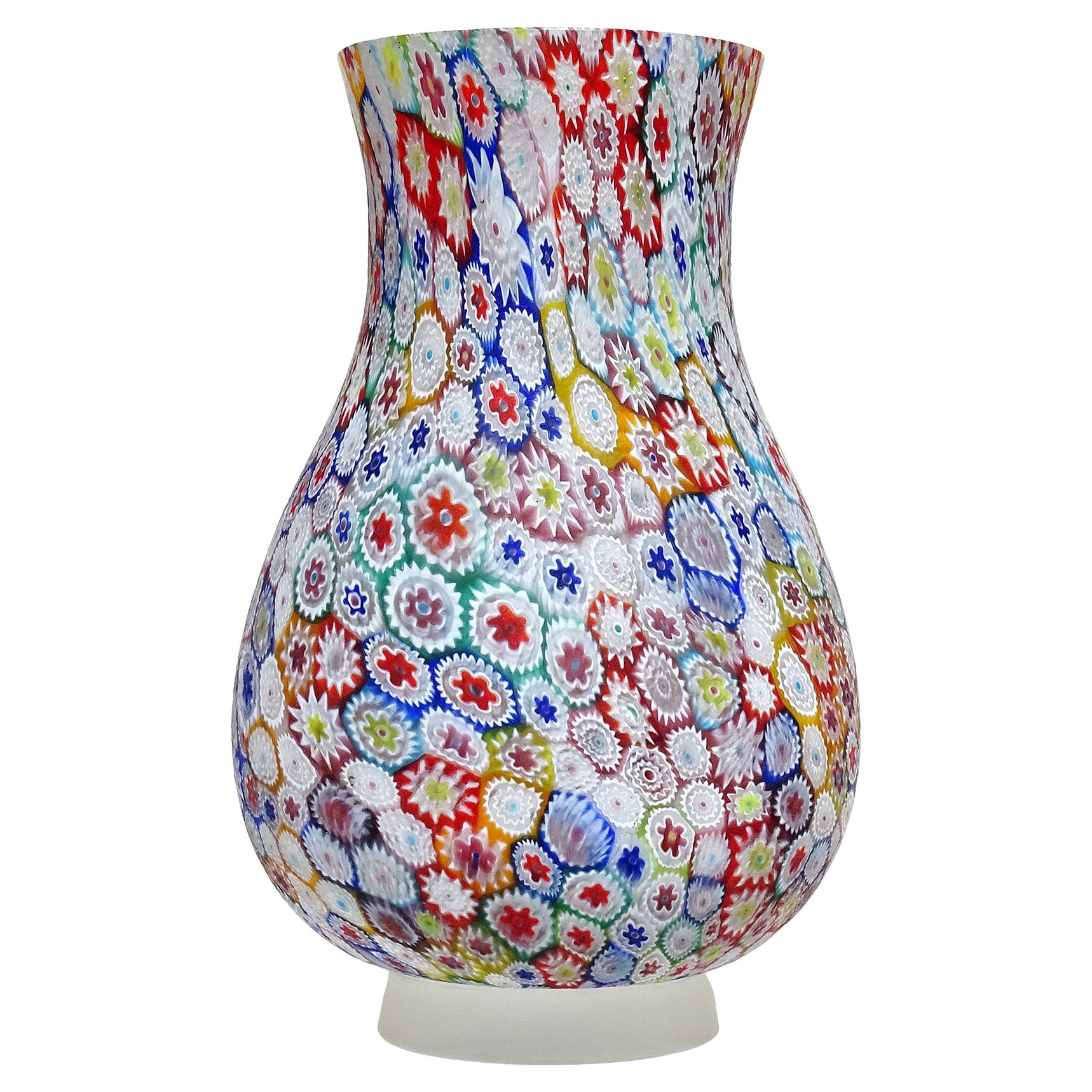 Italienische Murano-Blumenmosaik-Vase mit Fuß aus Mosaikglas von Fratelli Toso Millefiori im Angebot