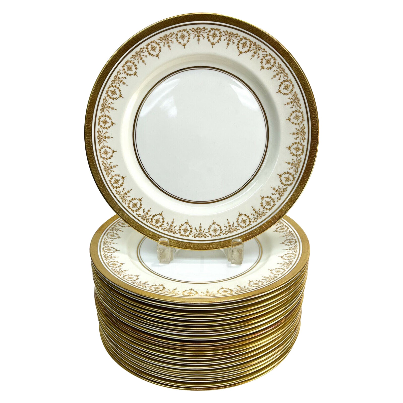 Set of 20 Aynsley England Porcelain Dinner Plates in Gold Dowery, circa 1960 For Sale