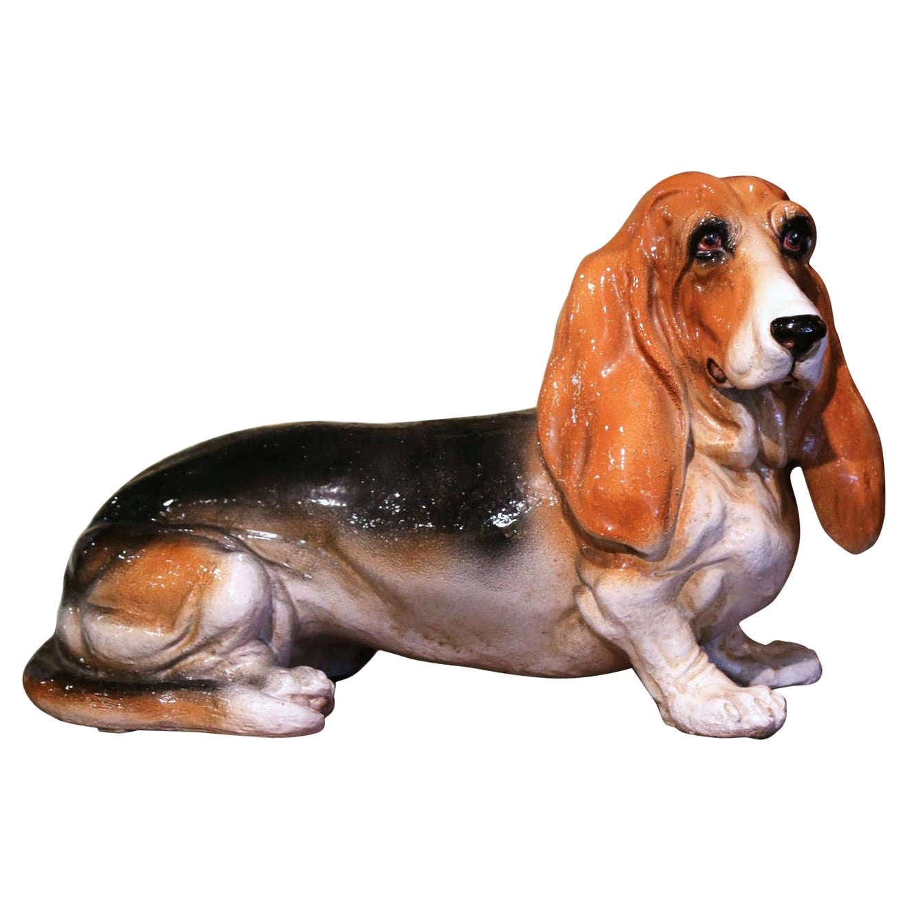 Italienische Terrakotta-Skulptur eines Basset-Hundes aus der Mitte des Jahrhunderts, Barbotine im Angebot