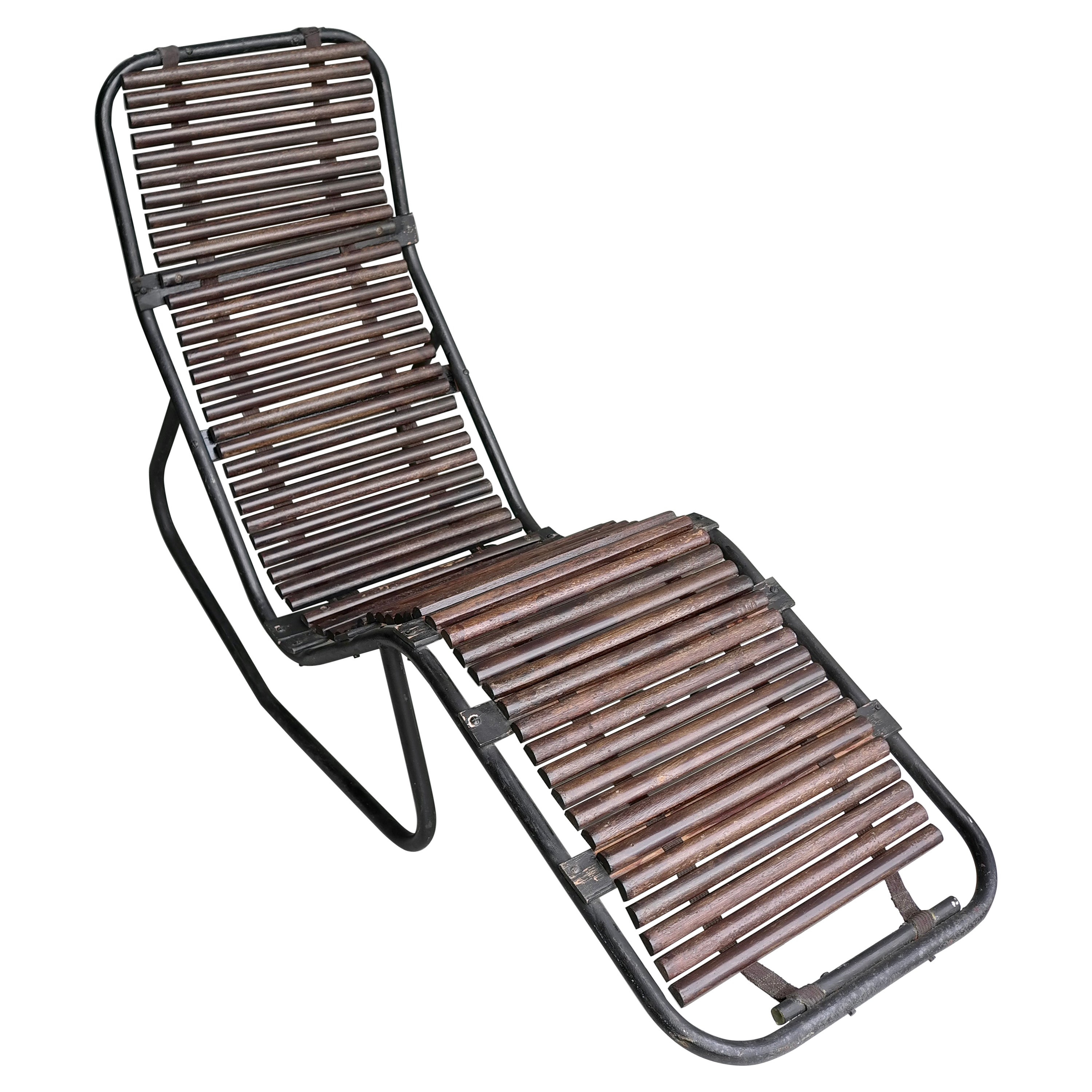 Tubular steel and Hardwood Chaise longue, France 1940's For Sale
