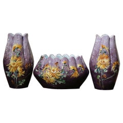  Ensemble de trois vases barbotines français du 19ème siècle peints à la main signés P. Perret