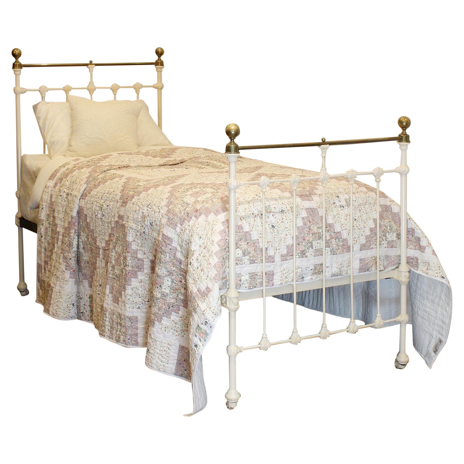 Single Cream Antique Bed MS57