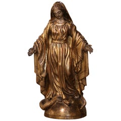 Statue de la Vierge Marie en bois doré sculpté du 18ème siècle avec yeux en verre sur globe