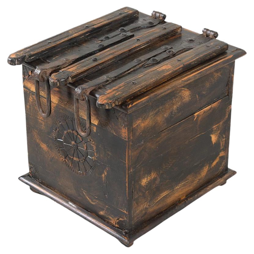 1970s Spanish-Style Vintage Wooden Trunk: A Blend of Craftsmanship and Elegance For Sale