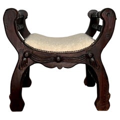 Banco Rústico de Madera Tallada en Boucle Marfil de Pierre Frey, México, circa 1960s