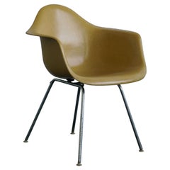 Vintage Eames for Herman Miller Dax Shell Arm Chair