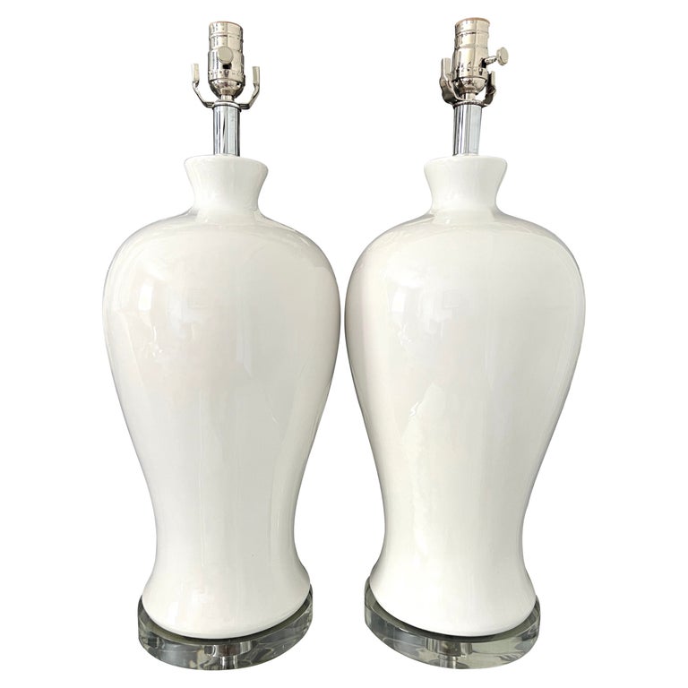 Pair of Modernist Ceramic Urn Lamps in White Glaze with Lucite Bases, c. 1960's For Sale