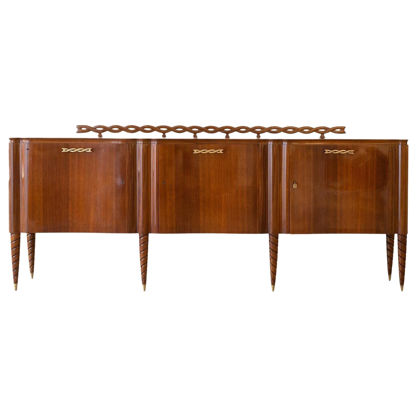 Italienischer Mario Quarti-Schrank des 20. Jahrhunderts, Sideboard aus Nussbaumholz von Paolo Buffa