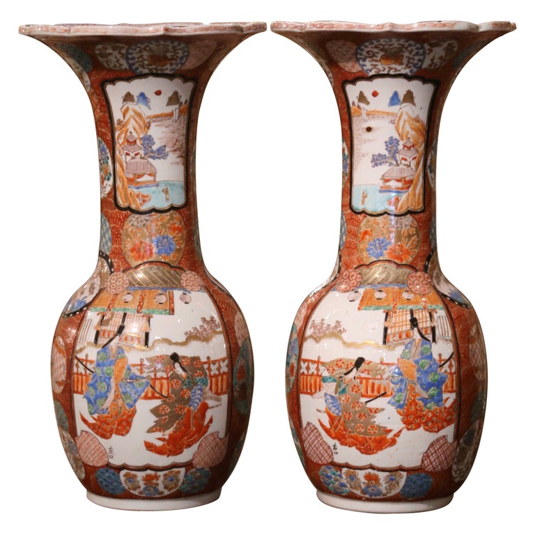 Pair of Early 20th Century Stamped Japanese Porcelain Imari Vases For Sale at 1stDibs