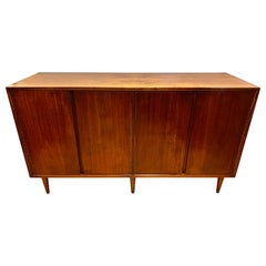 Mid-Century 4-türige Konsolenschrank-Anrichte mit Unterhaltungsrecords von Foster-McDavid