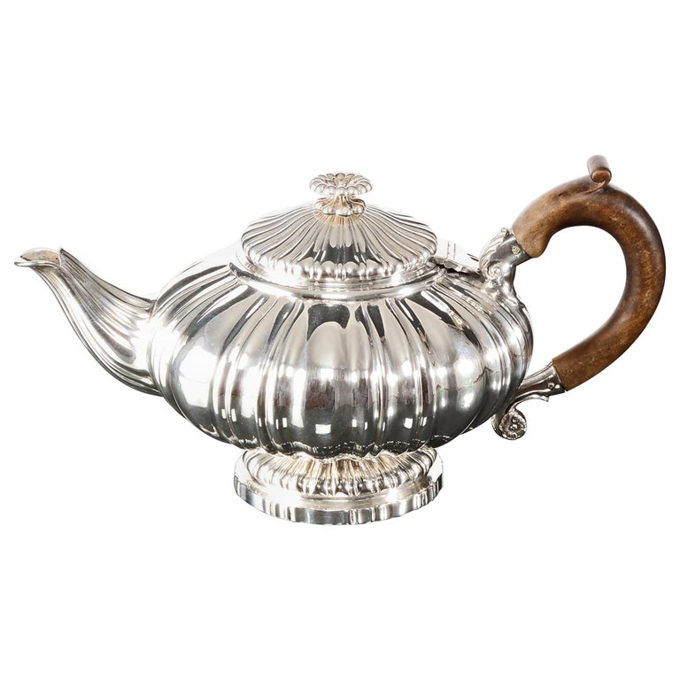 Antique Silver IV Teapot For Sale at 1stDibs