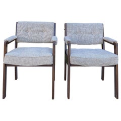 1980s Set of 2 White/Gray Mid-Century Modern Style Accent Chairs