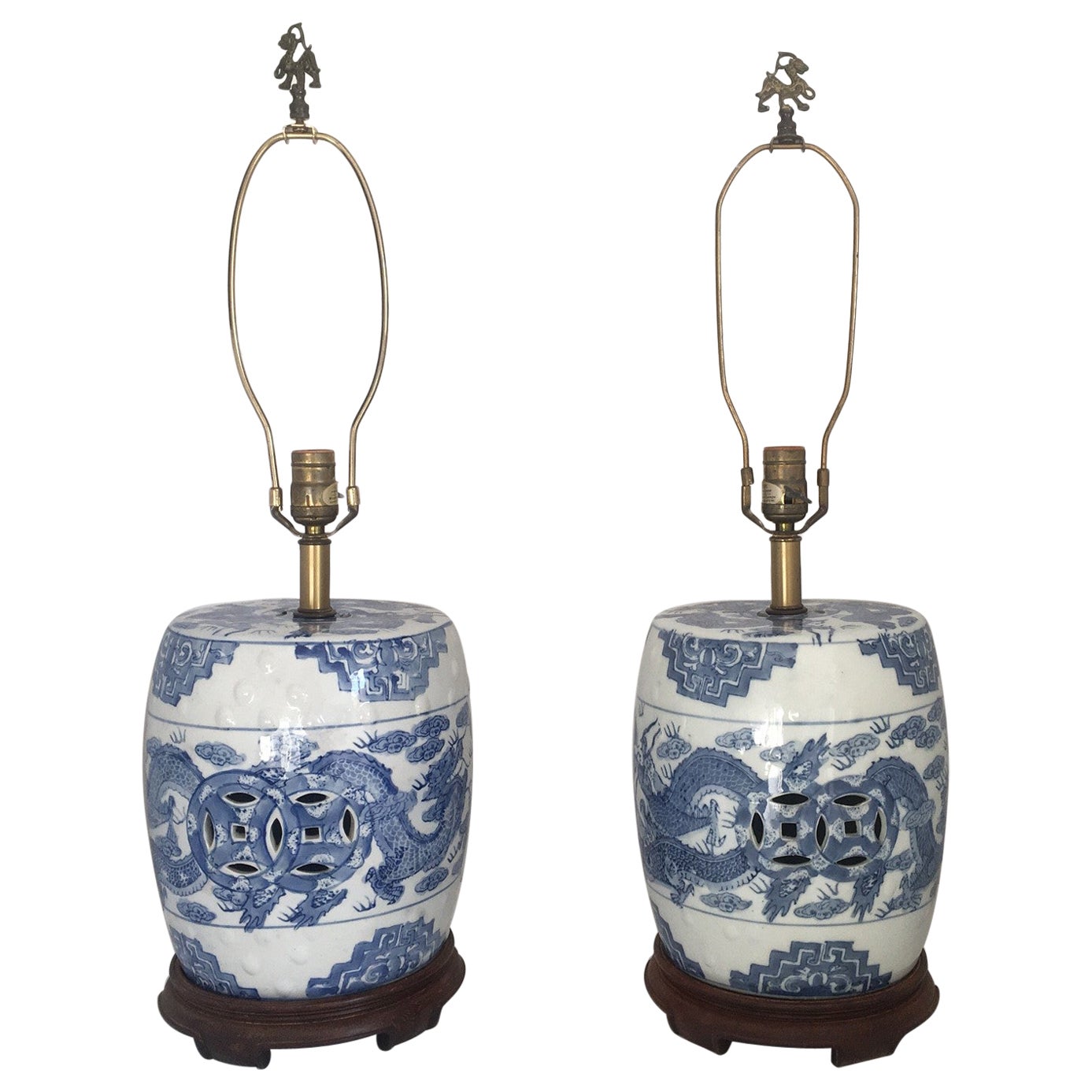 Lampes asiatiques bleues et blanches, lot de 2 en vente