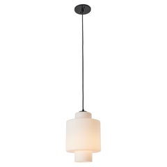 Stilnovo Modell #2120/1 Skulpturale Opalglas-Hängelampe, 1960er Jahre