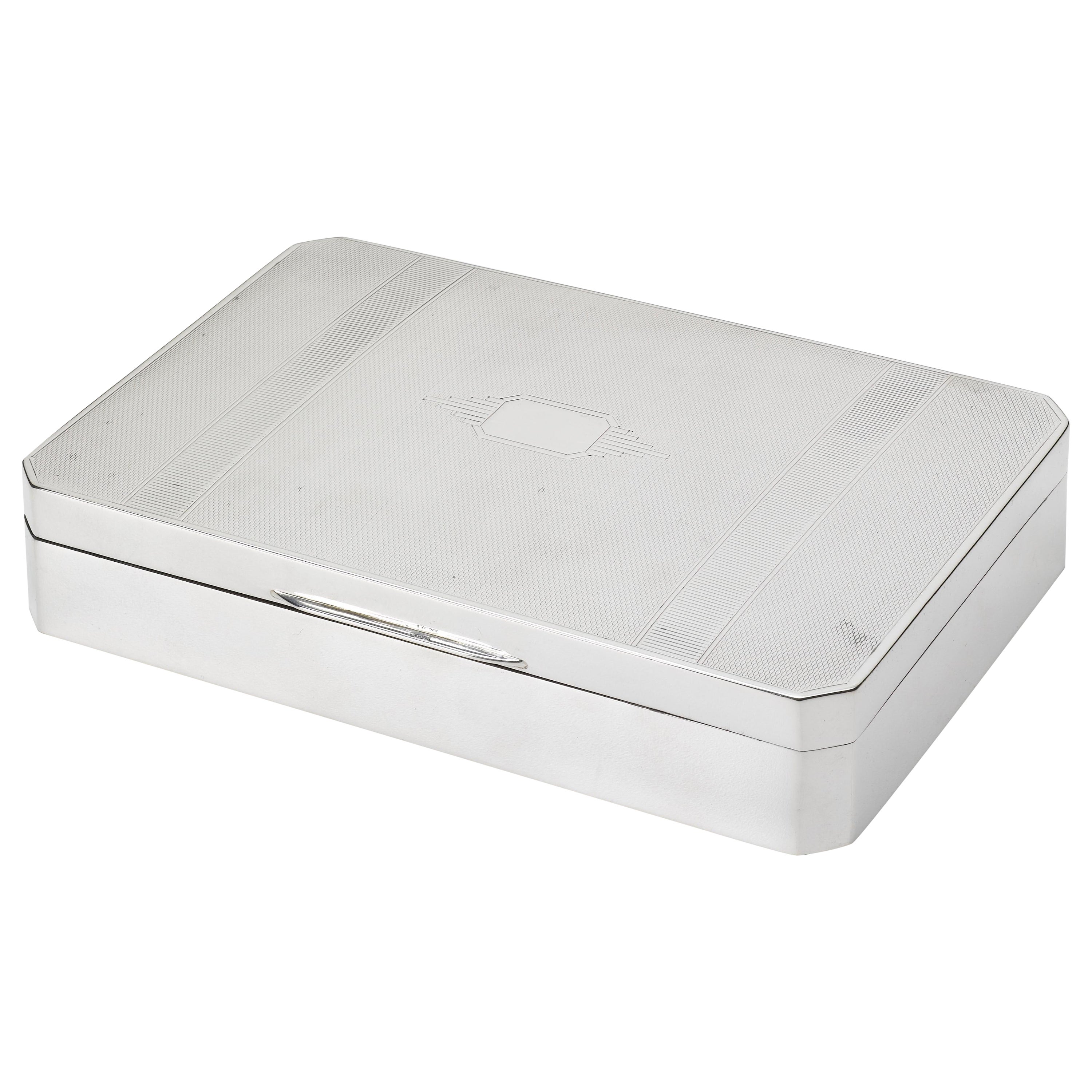 Caja para recuerdos chapada en plata con sello de calidad, Sheffield, Reino Unido, hacia 1900