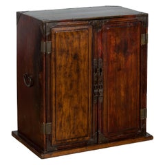Nachttisch aus der Qing Dynasty (19. Jahrhundert) mit Ornamenten aus Messing