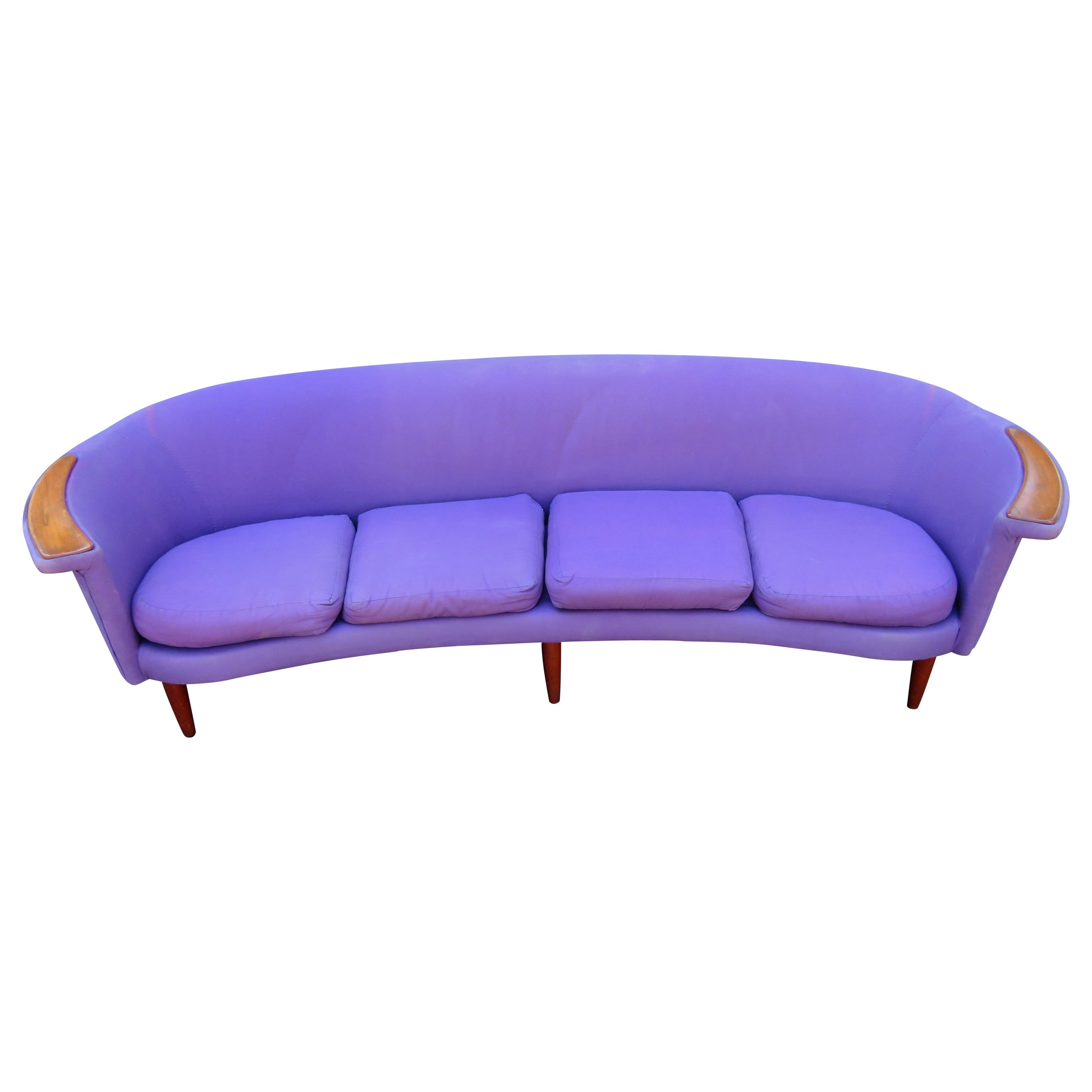 Ungewöhnlich geschwungenes dänisches modernes Teakholz Kurt Ostervig Attr. Sofa Mid-Century im Angebot