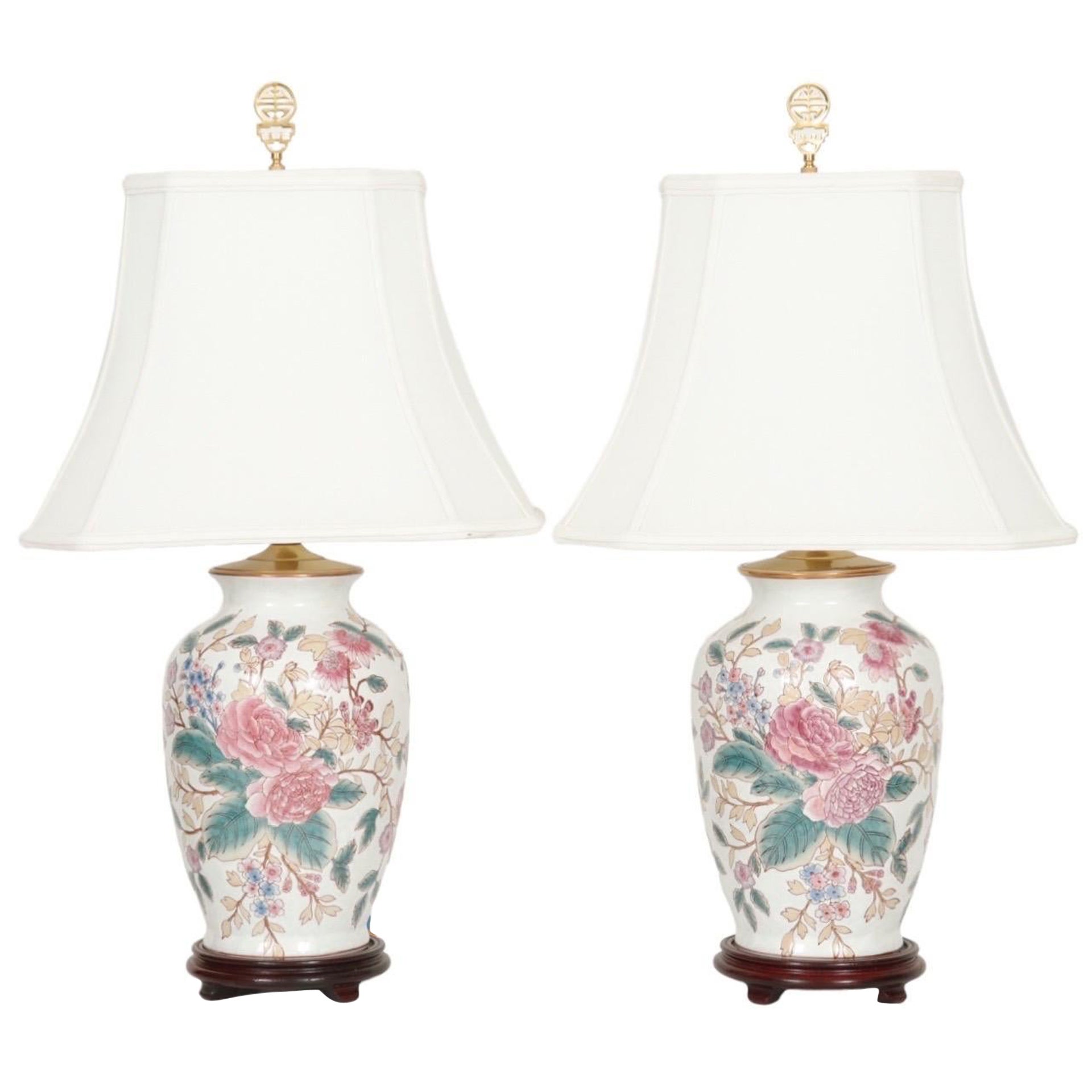 Paire de lampes de table en céramique florale de style Ming en vente