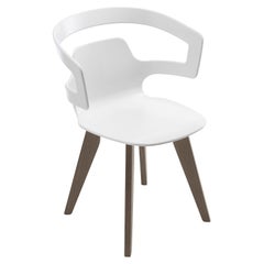Alias 558 Segesta Stuhl mit weißem Sitz und Gestell aus dunklem Eichenholz von Alfredo Häberli