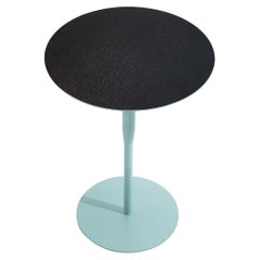 Table basse Atlas ronde Alias H avec plateau noir et cadre en acier laqué gris