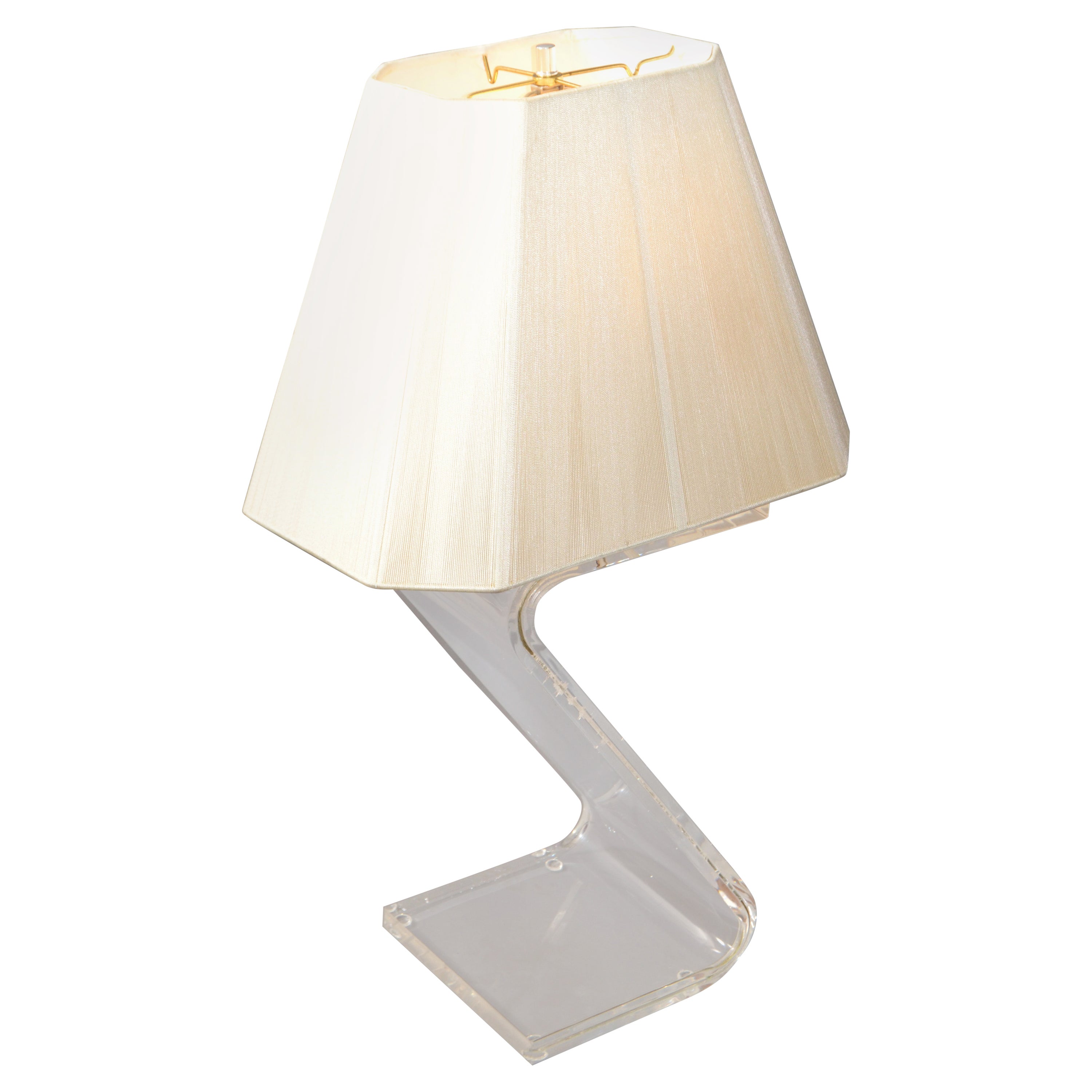 Lámpara de pie 1970s Mid-Century Modern Z Lucite and Chrome Plissé Shade en venta