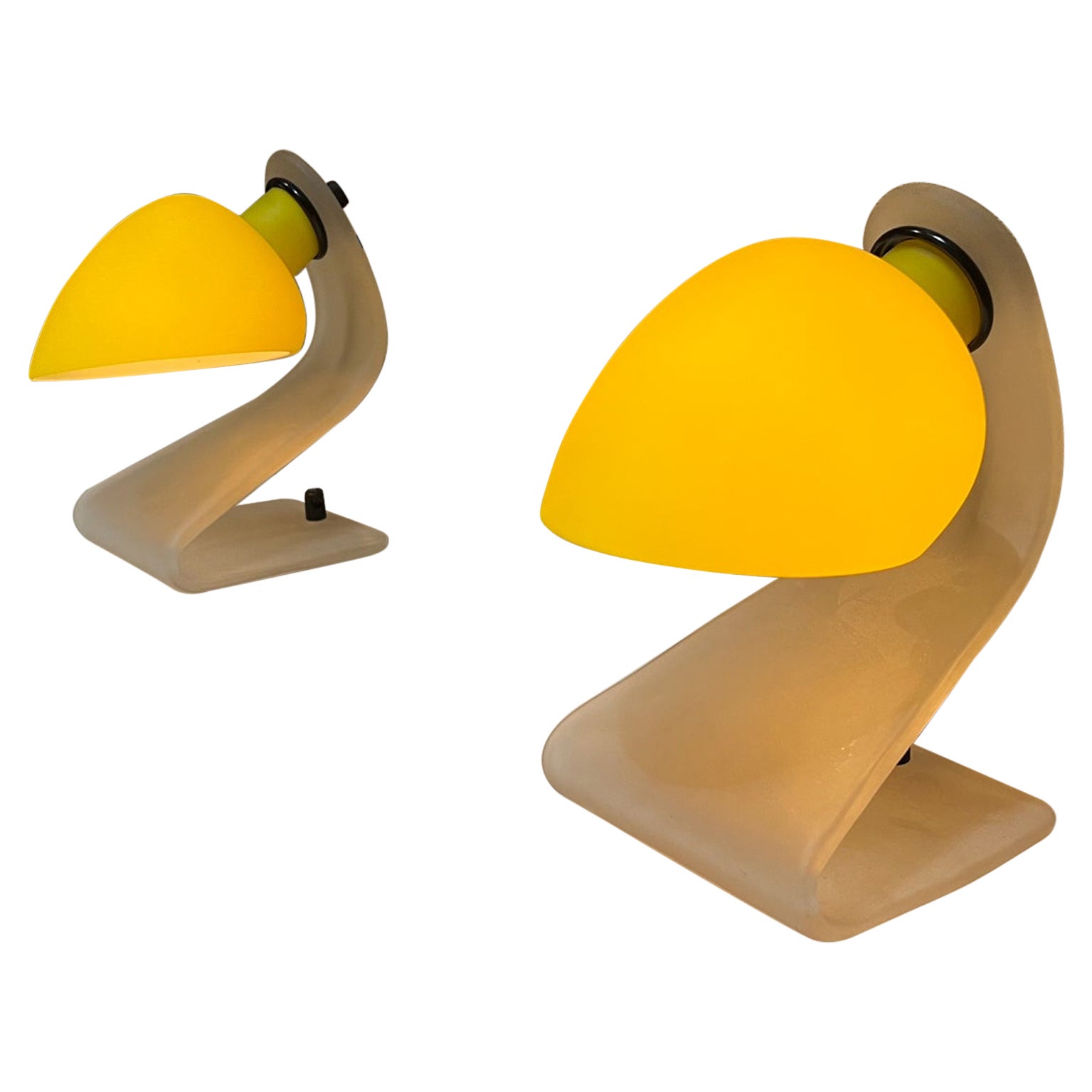 Lampes de bureau jaune Sensationnelles et modernes des années 1950 en verre sculptural d'Italie