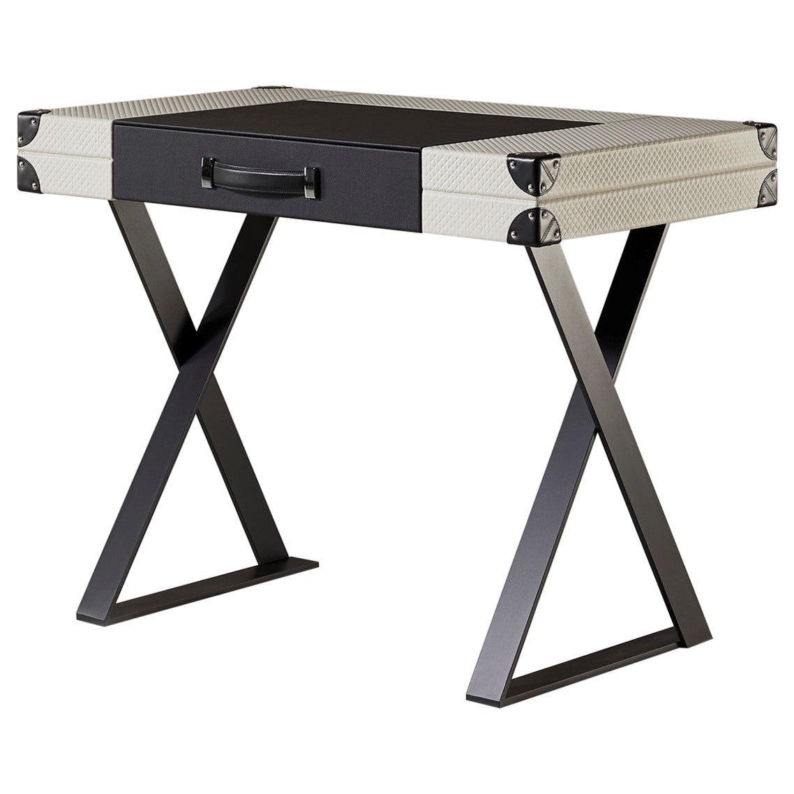 Handgefertigter Schreibtisch aus Leder und Stahl mit individueller Gravur