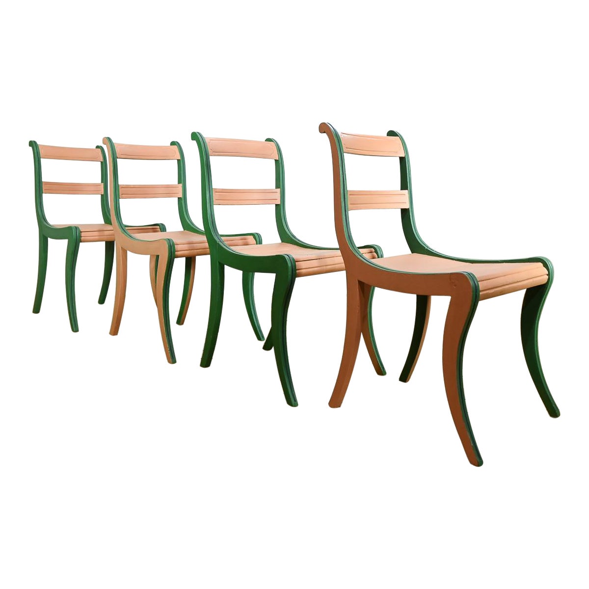 Ensemble de quatre chaises d'appoint peintes du 19ème siècle