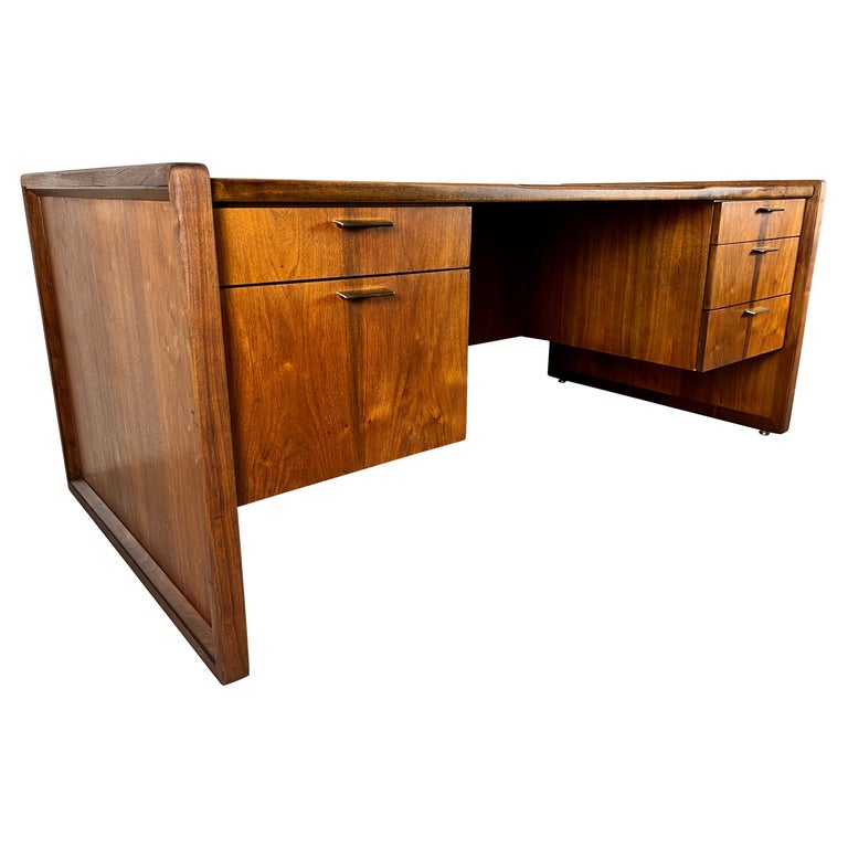 Lou Hodges Style Executive Desk For Sale at 1stDibs