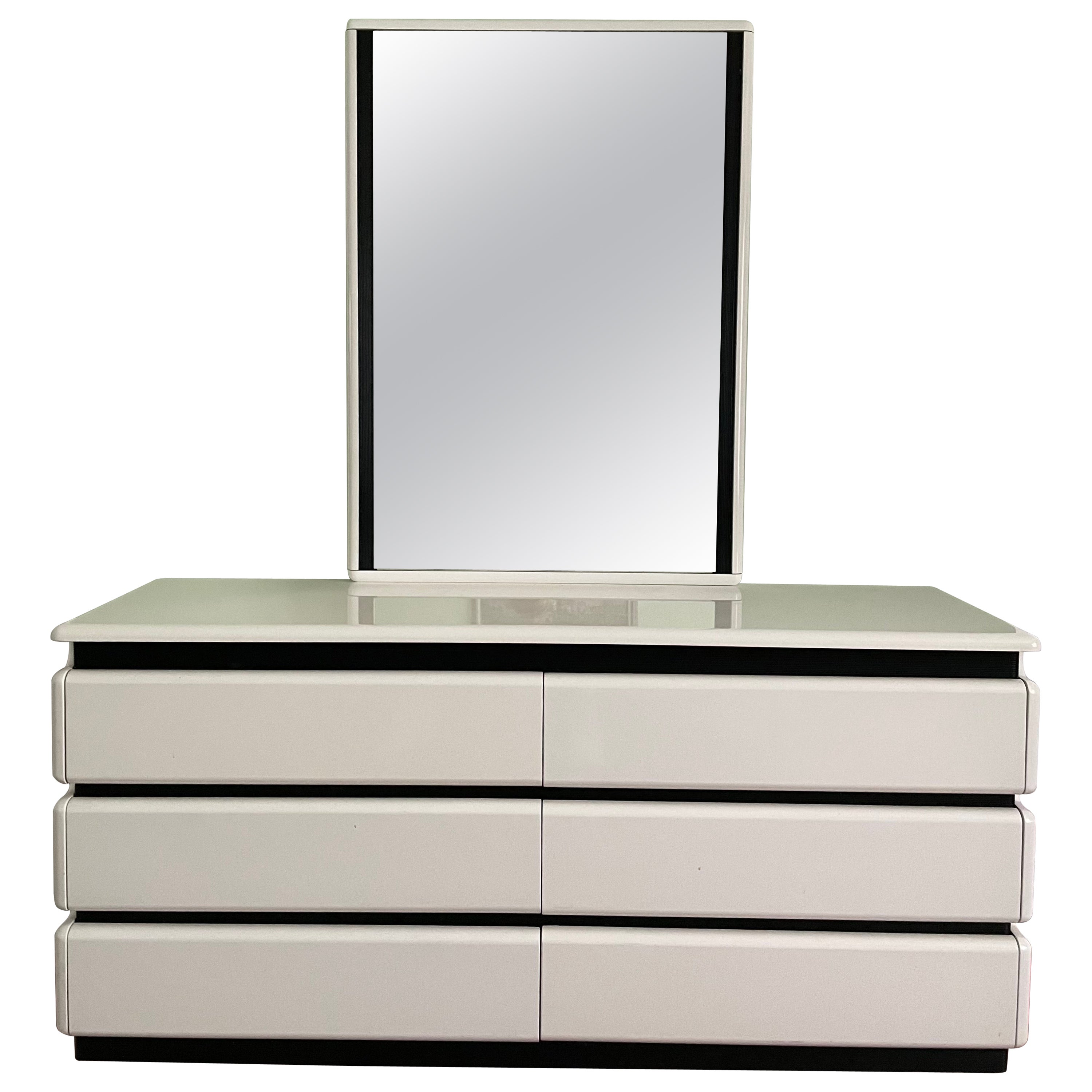Postmoderne Rougier-Kommode mit sechs Schubladen, hochglänzend weiß, lackiert, modern, mit Mir