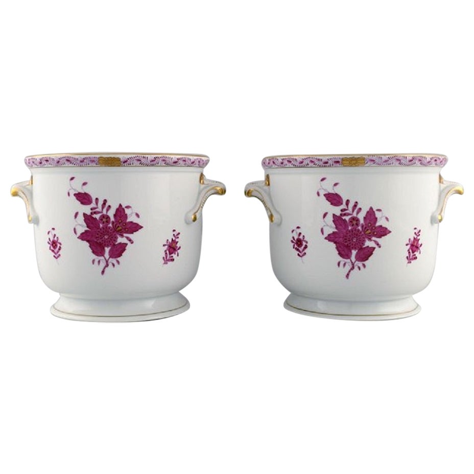 Herend Chinese Bouquet Raspberry. Two wine coolers in hand-painted porcelain. For Sale
