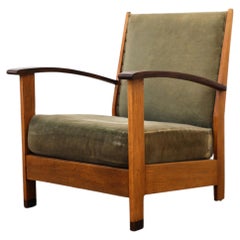 Original Dutch Art Deco Oak Lounge Chair avec accoudoirs incurvés et tapisserie verte