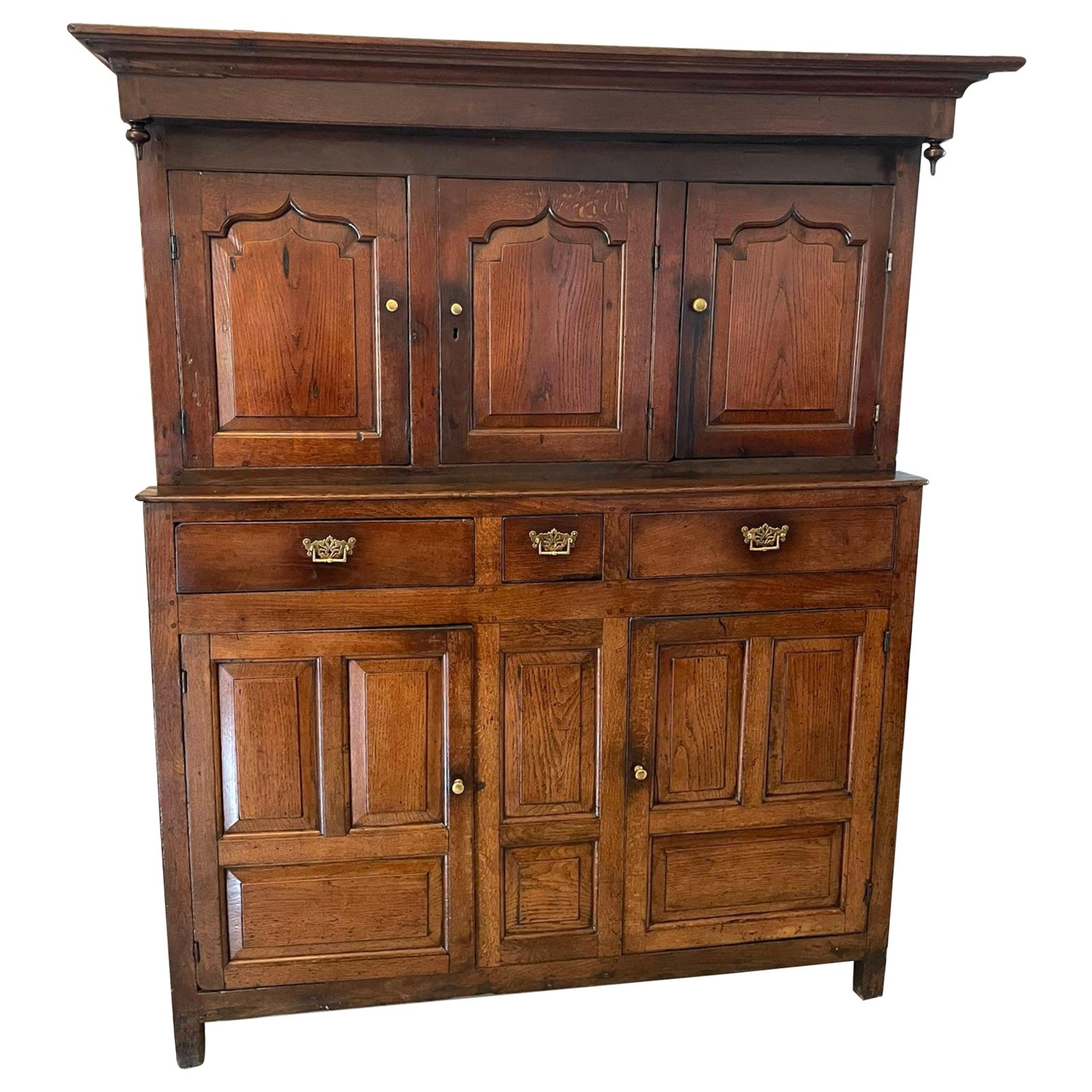 Antique 17th Century Large Welsh Quality Oak Deuddarn Cupboard For Sale