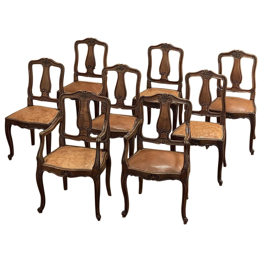 Ensemble de 8 chaises de salle à manger anciennes de style campagnard français incluant 2 fauteuils