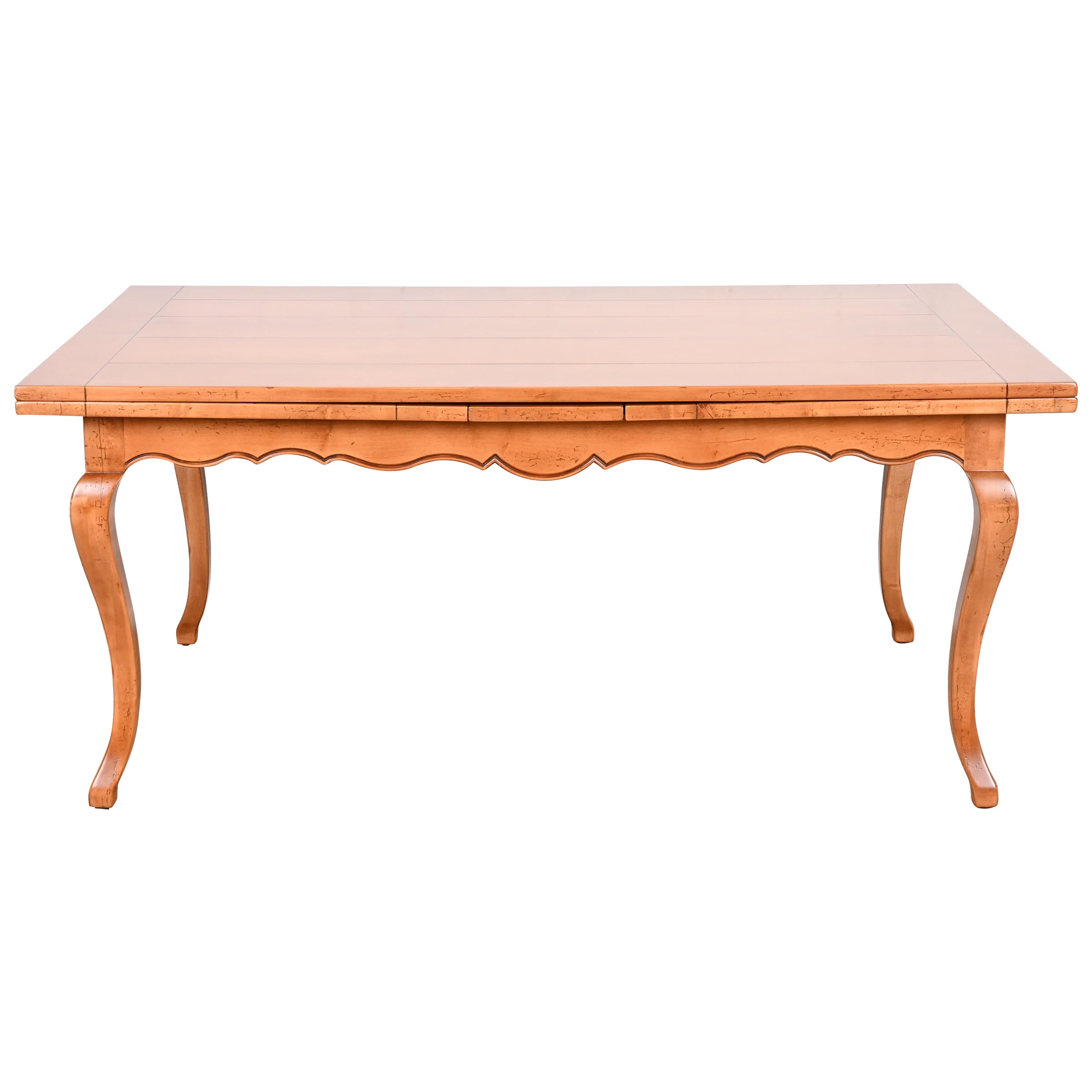 Table de ferme provinciale italienne en érable de récolte, nouvellement revernie, Baker Furniture