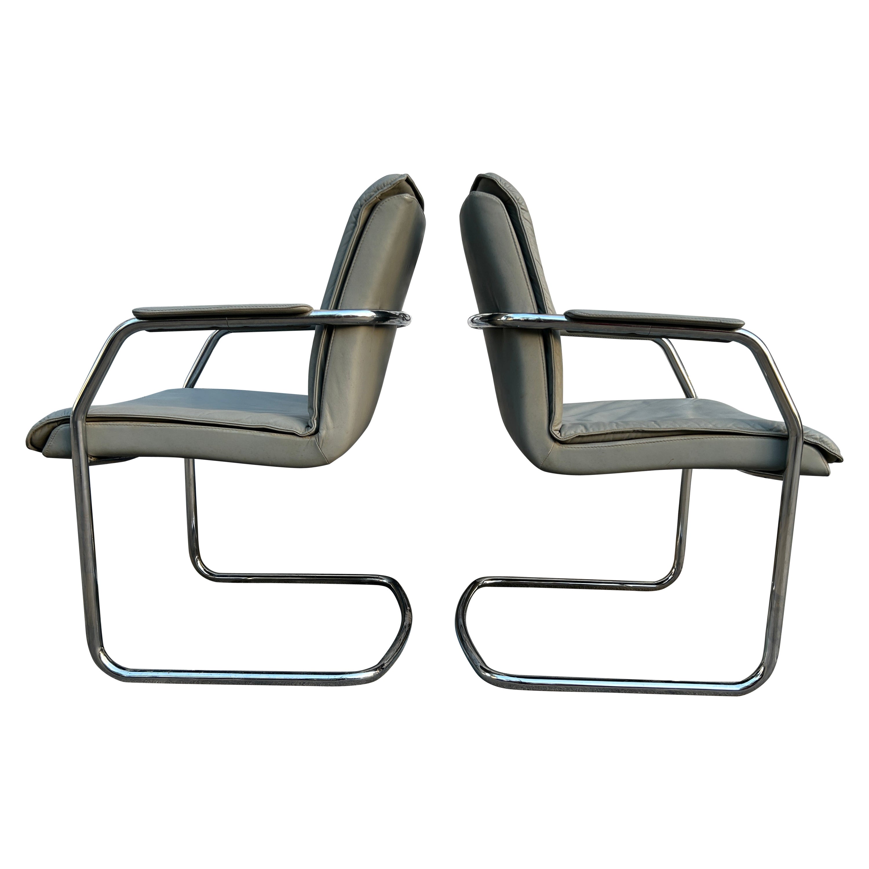 Pair of Mid Century Gray Leather Chrome Tubular Lounge Chairs by Cy Mann For Sale