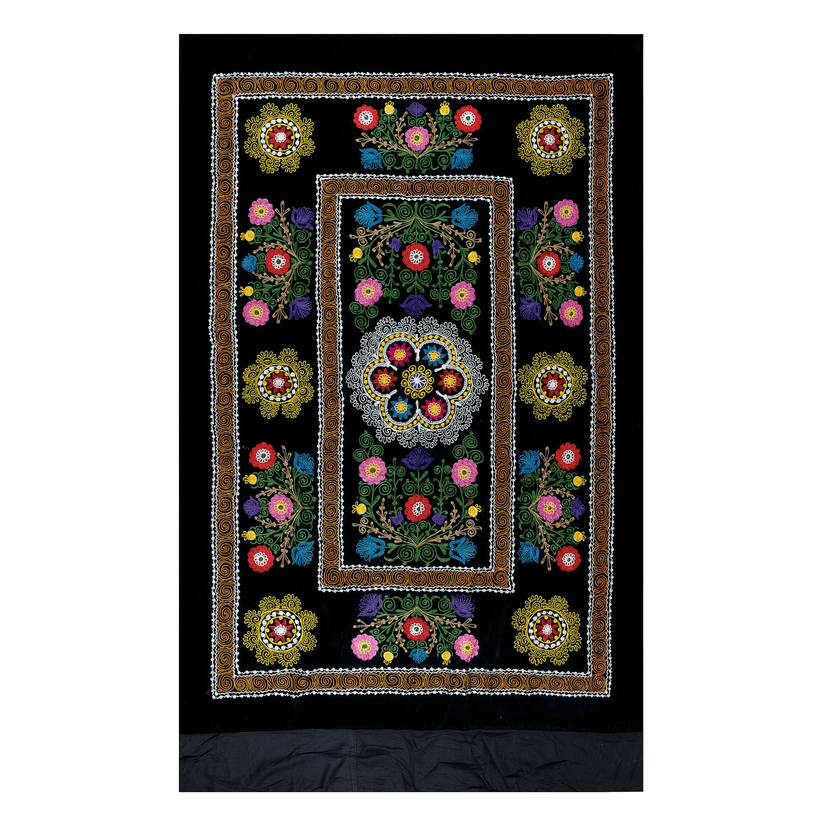 4.5x7.4 Ft Vintage Silk Embroidery Bed Cover, Floral Asian Suzani Wall Hanging For Sale