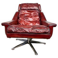 Fauteuil pivotant danois Esa de grande qualité des années 1970, rouge profond patiné n° 595