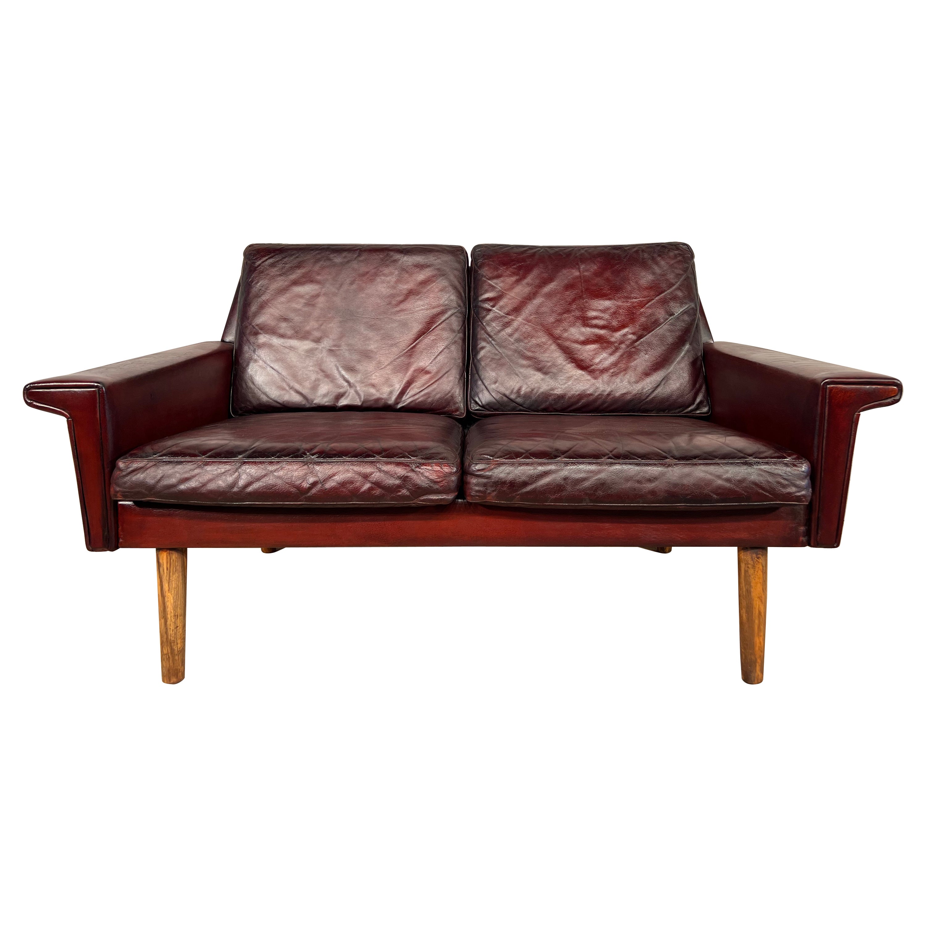 Vintage Svend Skipper Danish 1970 Deep Cherry Leather 2 Seater Leather Sofa #549 For Sale