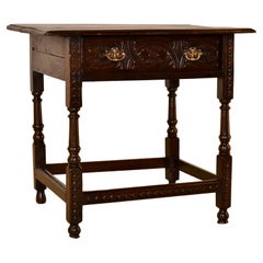 Mesa auxiliar inglesa del siglo XVII