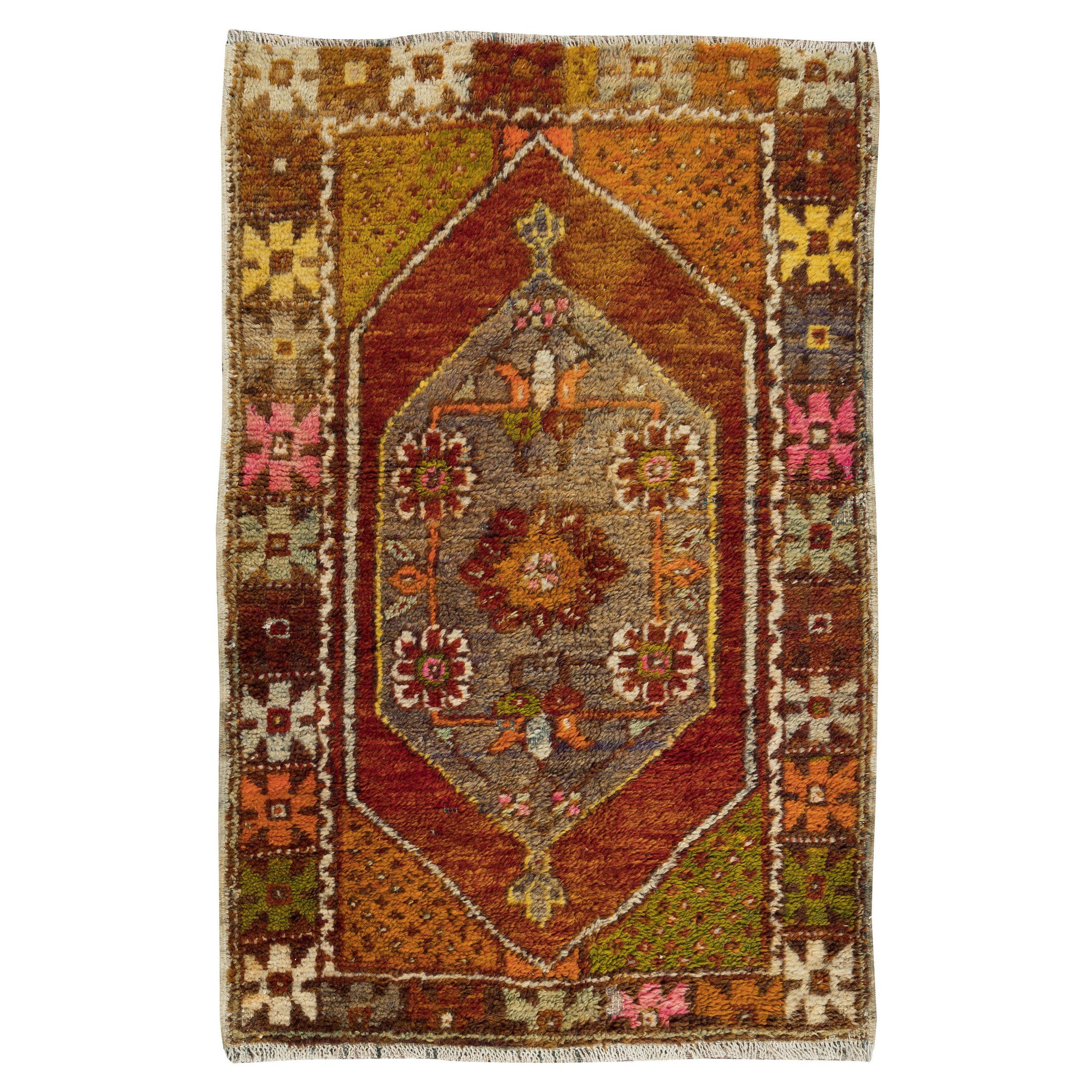 31"x46" Old Handmade Scatter Accent Rug with Floral Design. Wool Turkish Doormat