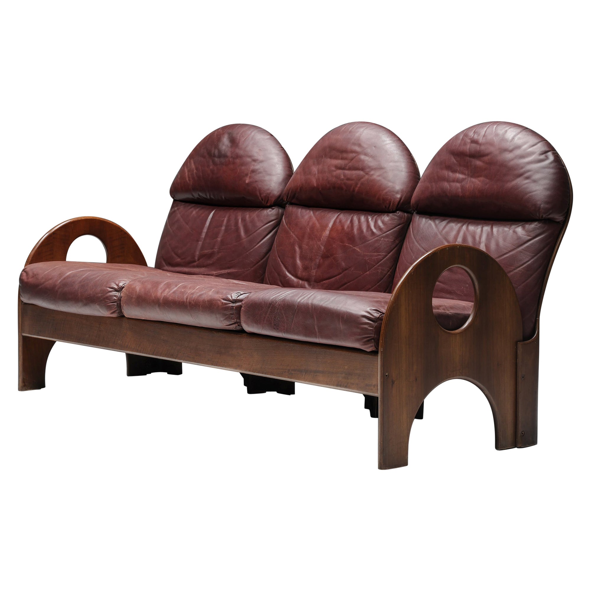 Three-Seater 'Arcata' by Gae Aulenti, Walnut and Burgundy Leather, 1968 For Sale